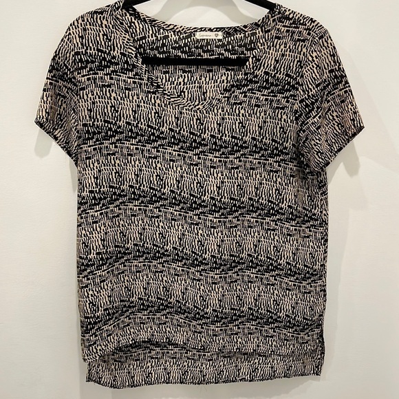 Soprano Black and Tan Patterned Short Sleeve Blouse - Picture 1 of 6